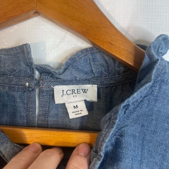 J Crew Ruffled Trim Chambray Blouse Blue Neutral Basic Size Medium Minimalist - Picture 5 of 10